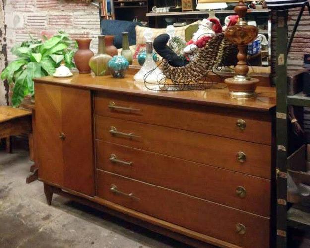 dresser-before.jpg