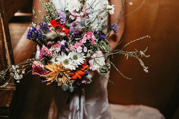 wny weddings jennifer and karl_flowers_buffalomagazine