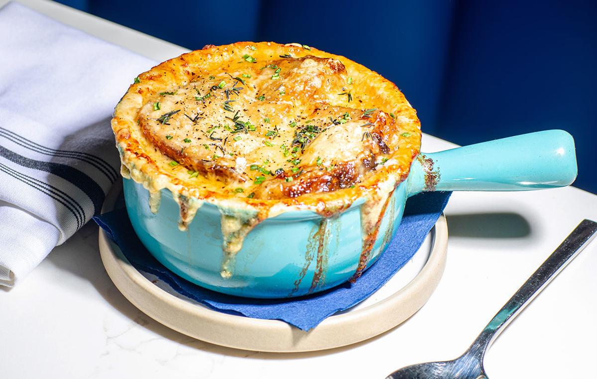 Buffalo-Magazine-Katie-Addo-Little-Club-French-Onion-Soup-1040x660