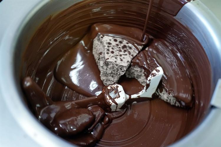 Making chocolate with Dark Forest