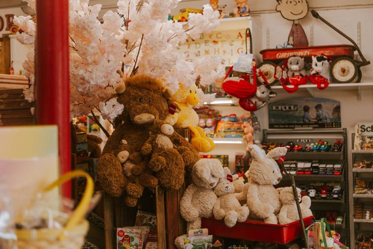 store-2.jpg