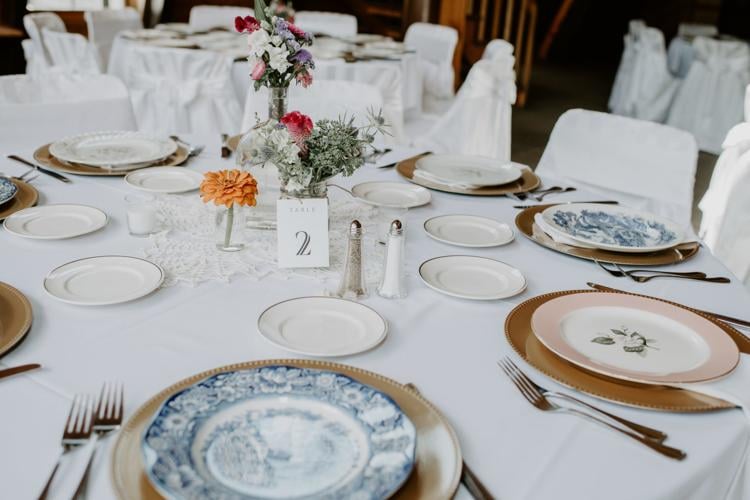 wny weddings jennifer and karl_table setting_buffalomagazine