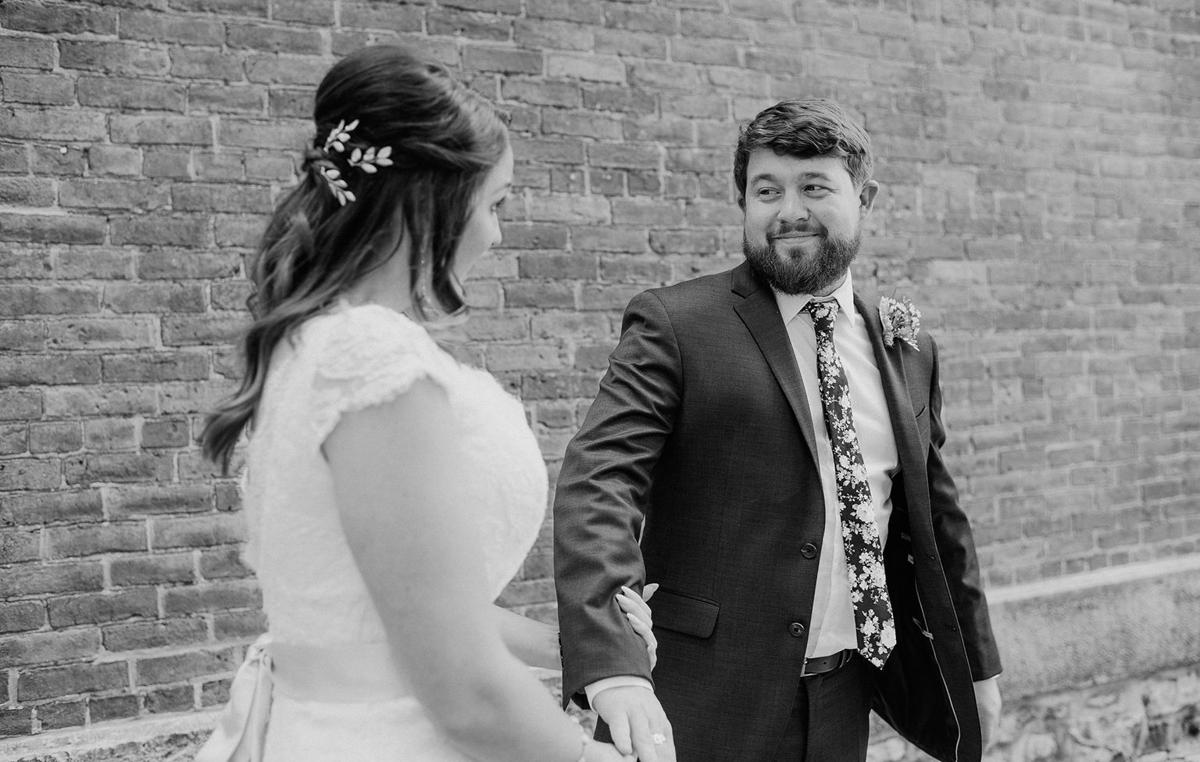 Should-we-do-a-first-look-WNY-Weddings-Ayres-Photography-1040x660