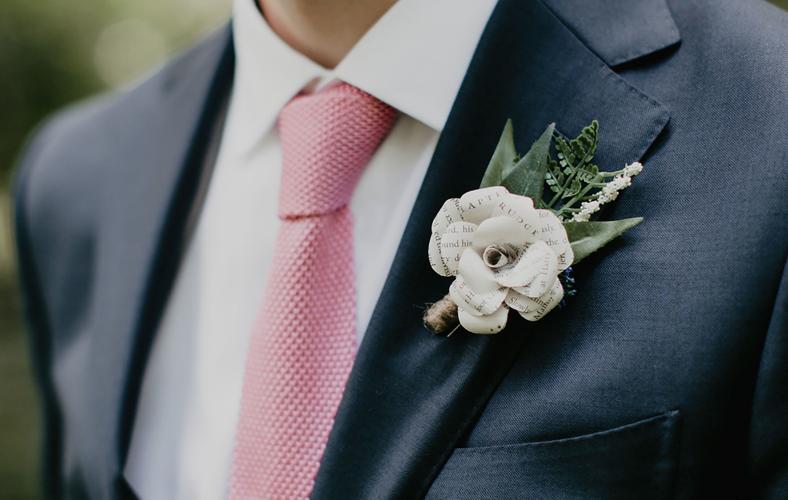 Well-Groomed-WNY-Weddings-Joe-and-Ellina-boutonniere