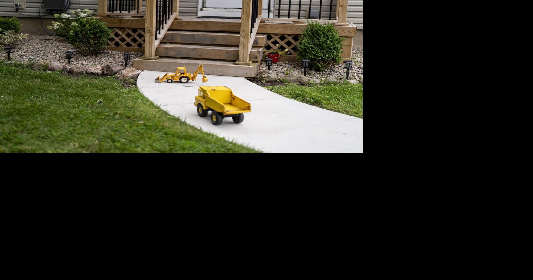 Niagara Falls homeowner wants answers after toxic discovery near Love Canal