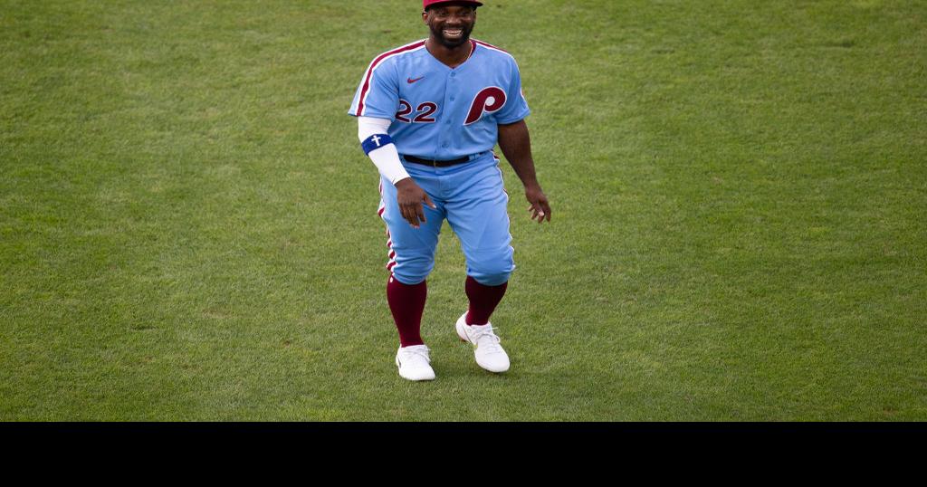 Andrew McCutchen kills in Phillies' throwback jersey