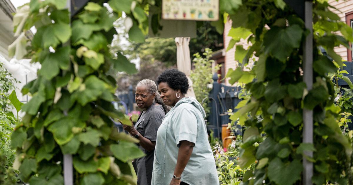 Photos: East Side Garden Walk 2026