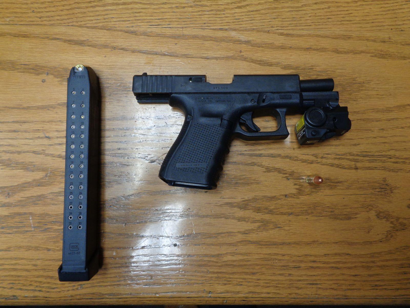 Police: Two Niagara Falls residents caught with stolen weapon