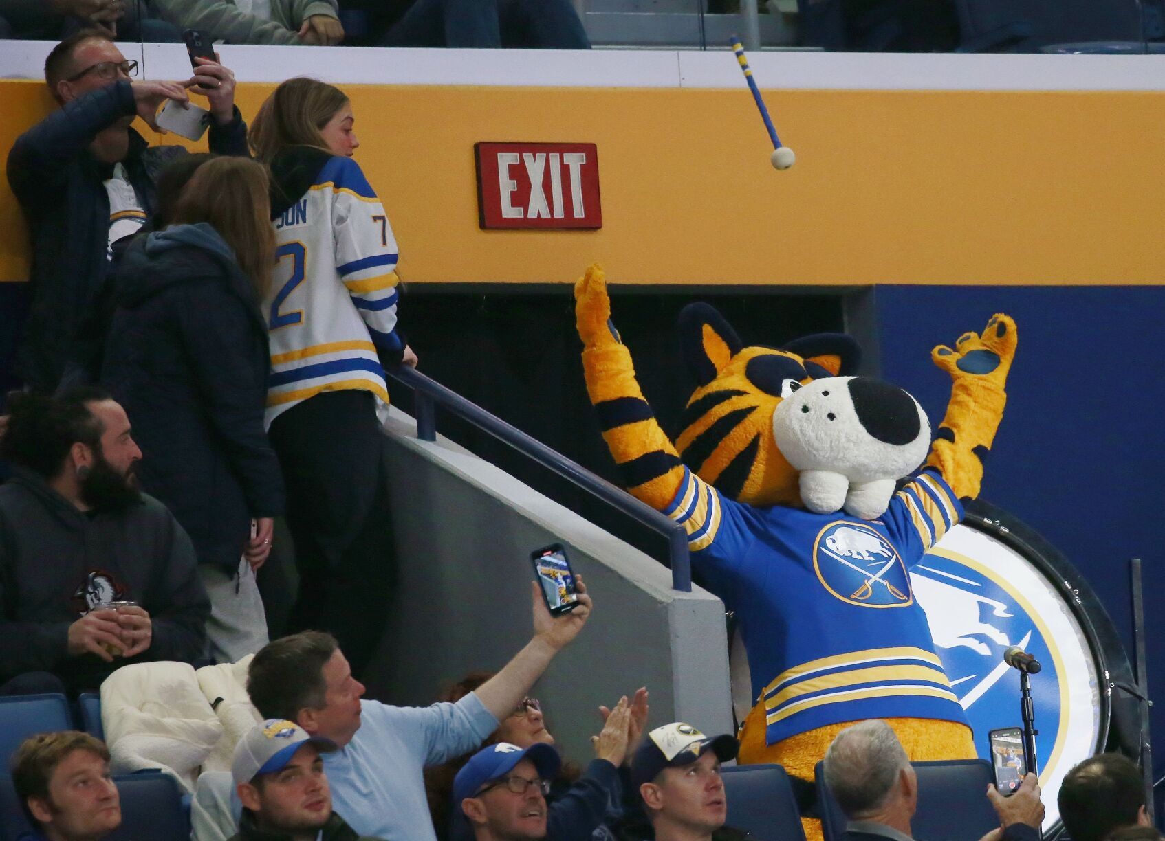 Buffalo Sabres mascot Sabretooth gives fans reason to cheer