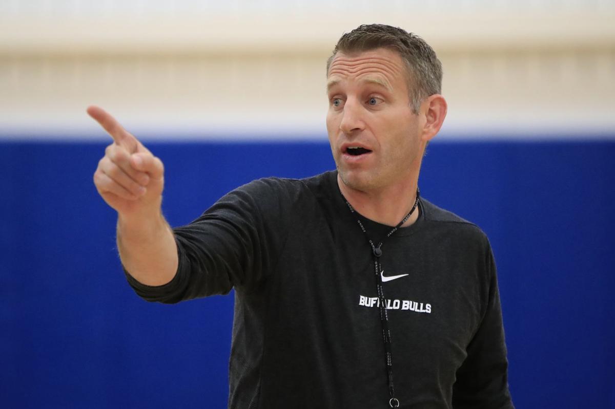 Ub Men S Basketball Moves Up To No 16 In Ap Rankings College