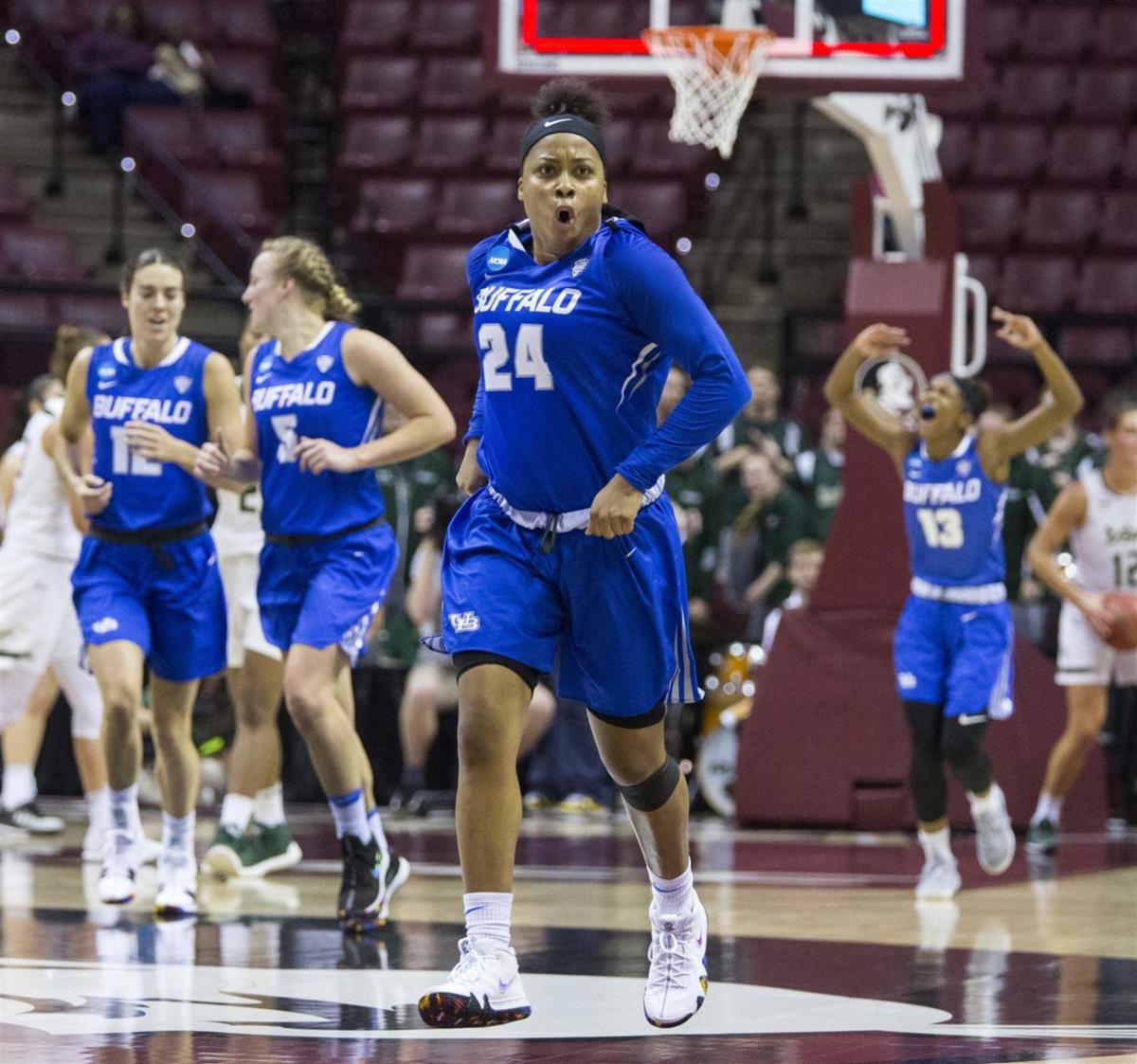 Cierra Dillard S 25 Points Pace Ub Women S Basketball Win At