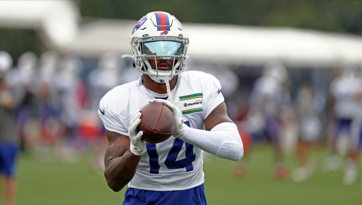 Diggs back on field for after skipping Bills' opening session