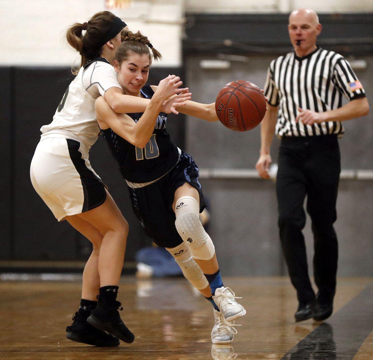 Ub Men S Women S Basketball Programs Make Multiple Scholarship