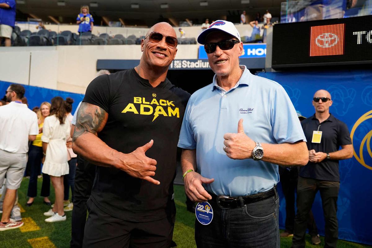 Jim Kelly goes from talking to 'The Rock' in Week 1 to 'Legend of the Game'  in Week 2
