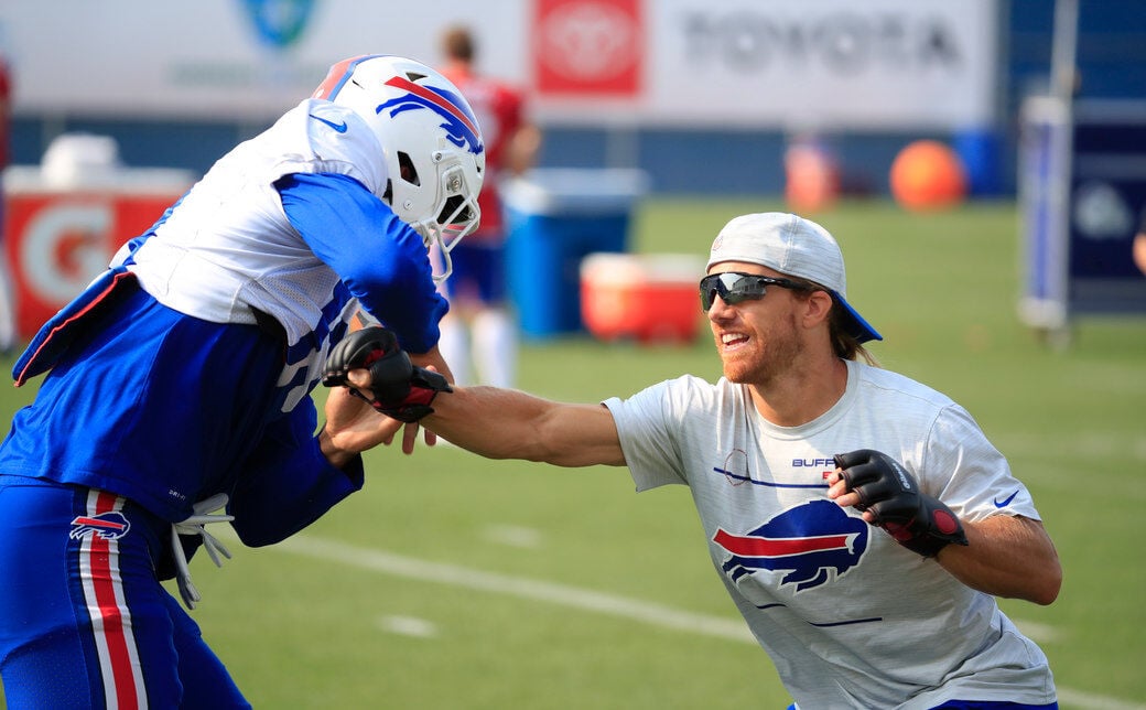 Report: Bills receivers coach Chad Hall departing team for same job with  Jaguars