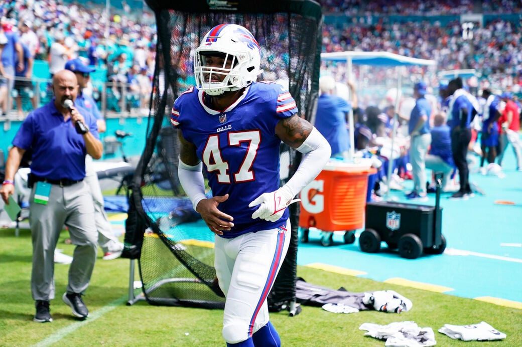 Christian Bendofrd Buffalo Bills fractured hand