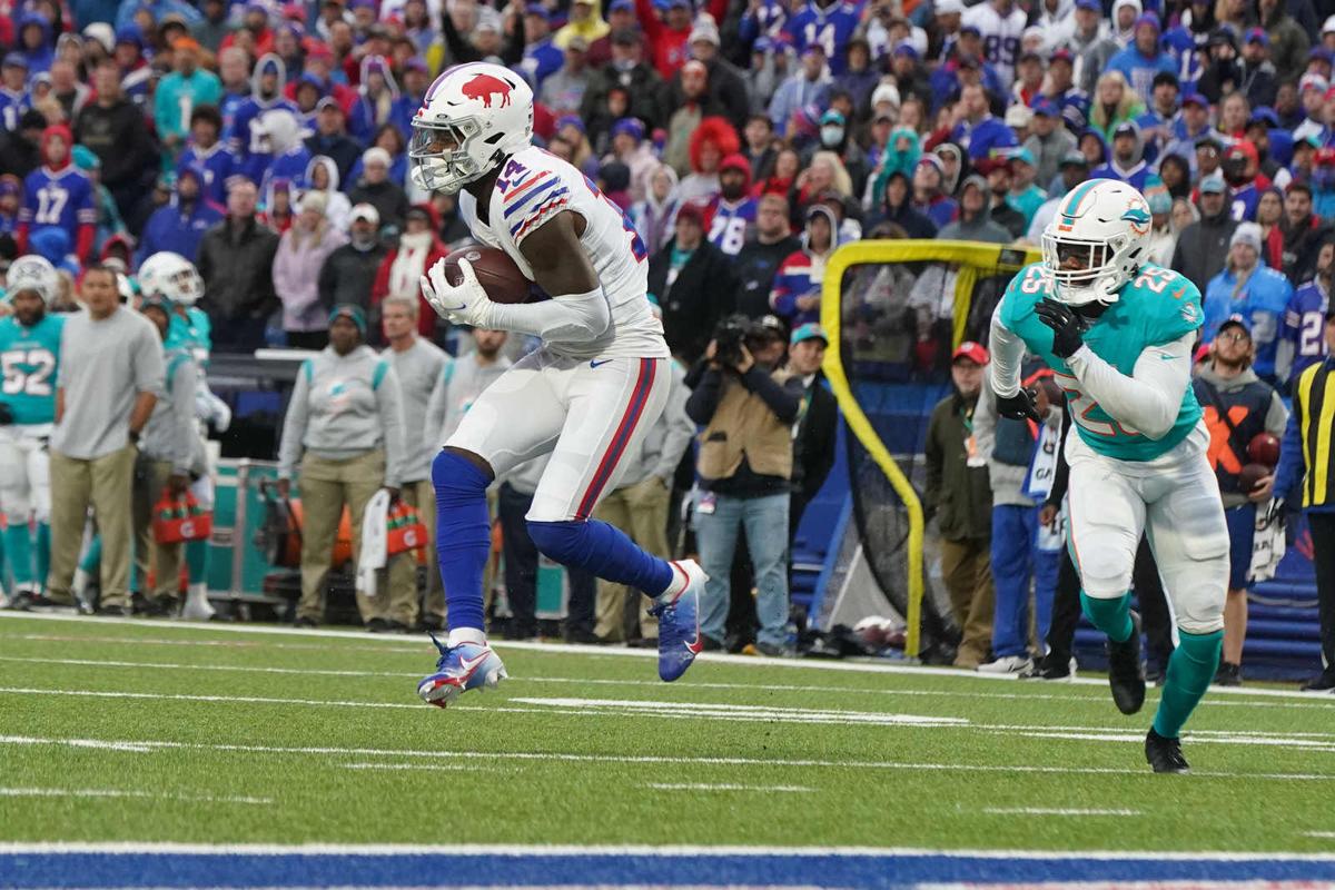 Alan Pergament: Catalon's new CBS team enthusiastically covers Bills win in  two languages