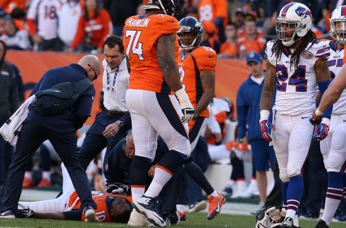 Emmanuel Sanders: Bills' safety said Stephon Gilmore was trying to