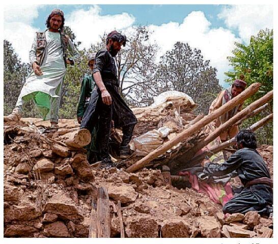 Afghan quake leaves more than 1,000 dead
