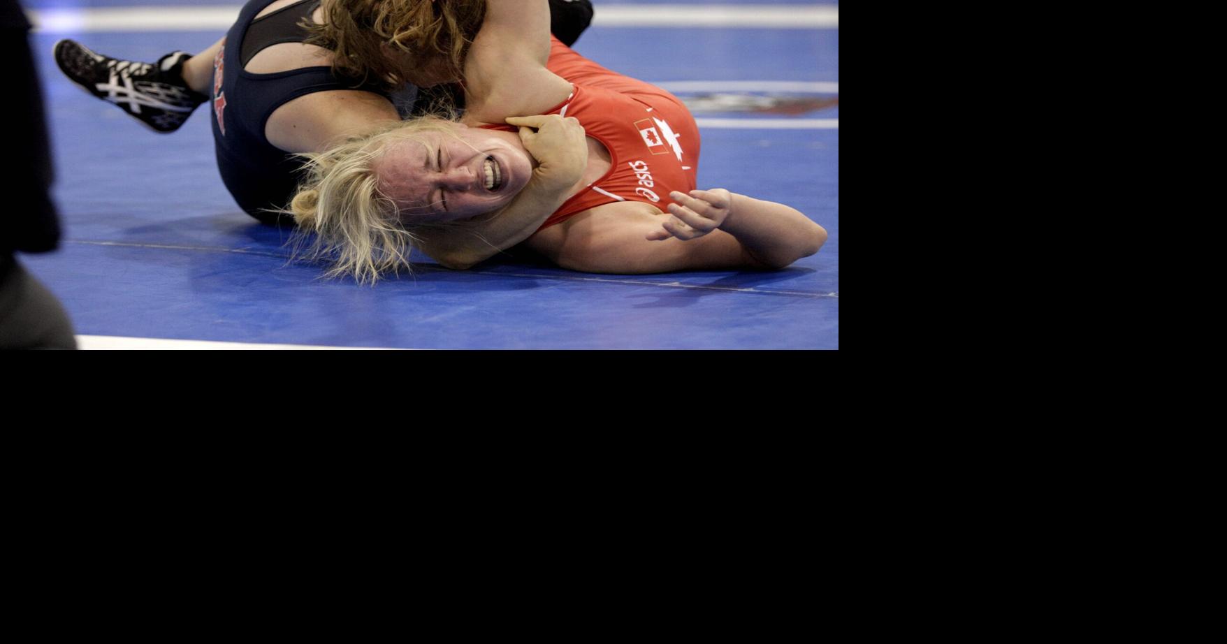 Female wrestlers put on a show