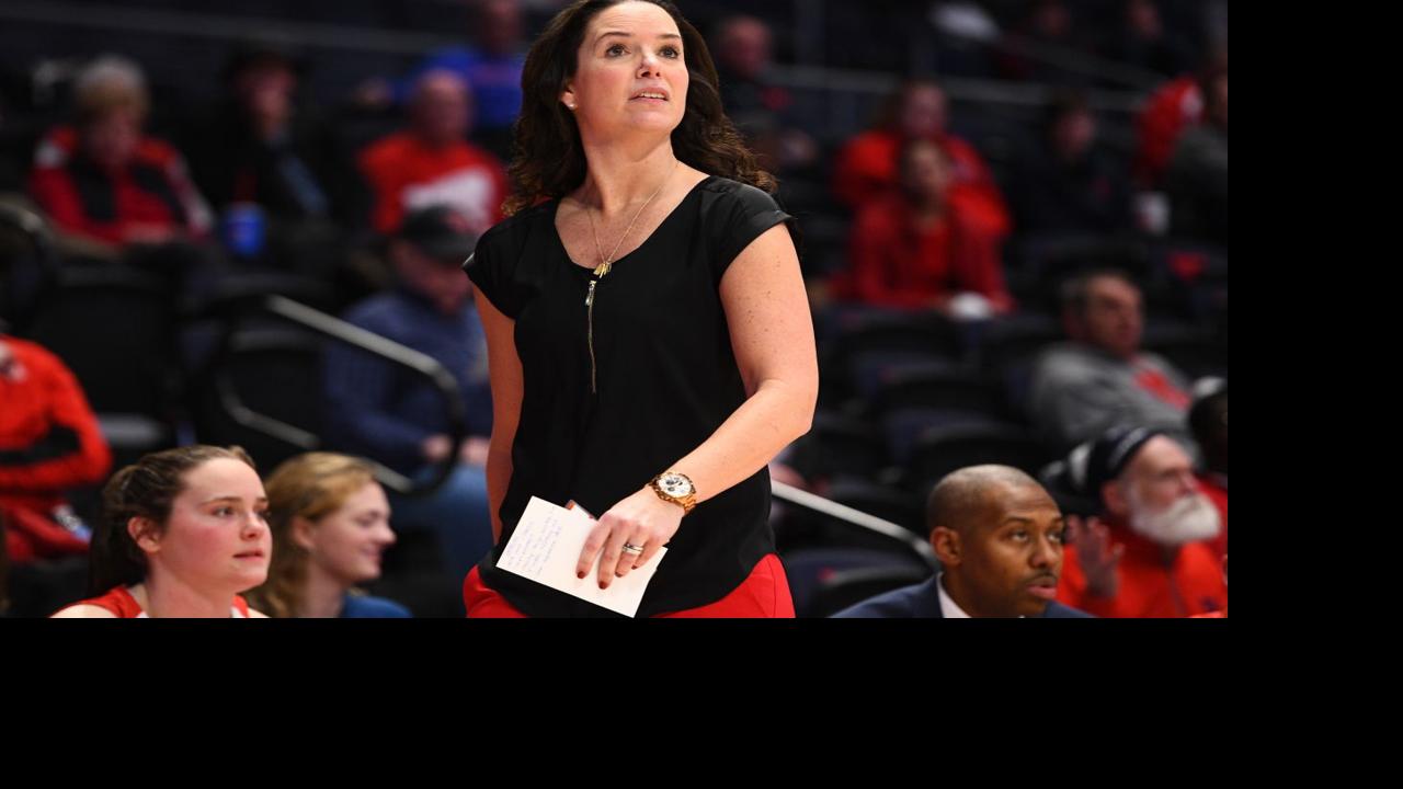 Dayton Women S Basketball Coach Shauna Green Maintains Ties To Canisius Big 4 College Buffalonews Com