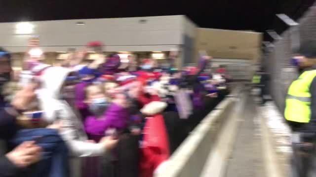 LOOK: Bills Mafia welcomes team back home at airport post-Chiefs loss