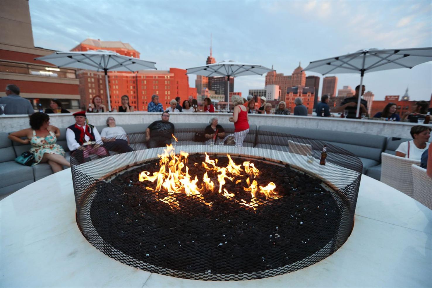 A look at Buffaloarea rooftop bars