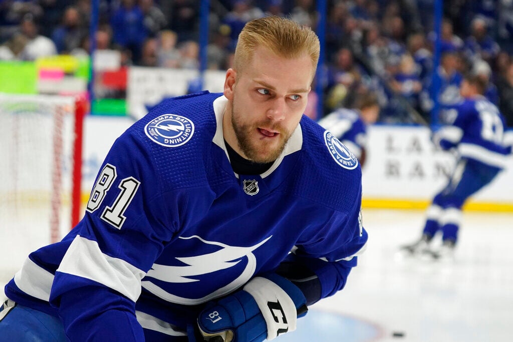 Tampa Bay Lightning Dark Uniform - National Hockey League (NHL