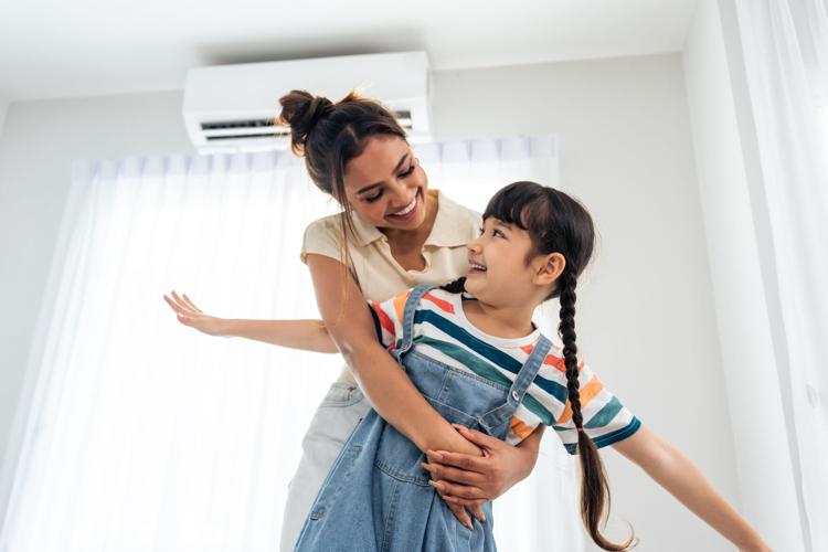 Mom_Daughter_ASHP_GettyImages-1458229070.jpg