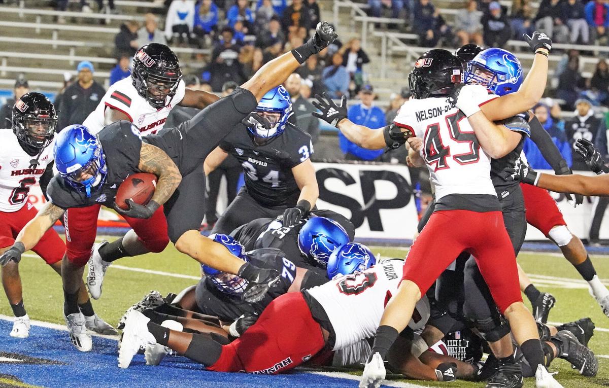 Buffalo Bulls vs Northern Illinois Huskies in MAC football