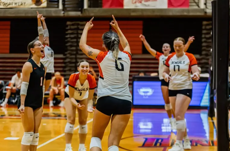 Women’s Volleyball Splits Final Day of ‘Gettysburg Invite’