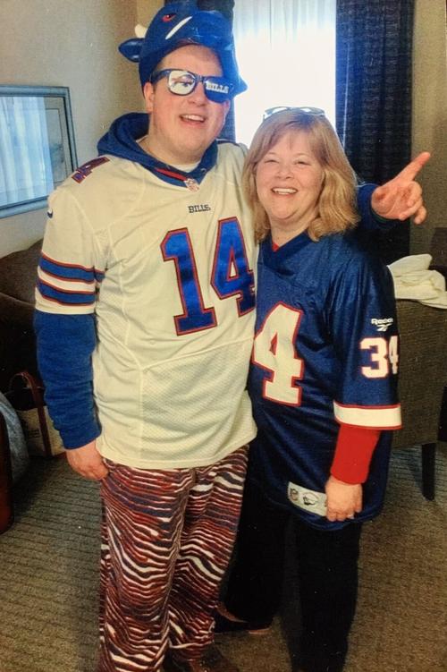 Bills Fan Who Survived Childhood Brain Cancer Promotes St Jude On Cbs Sports Hq Buffalo Bills News Nfl Buffalonews Com