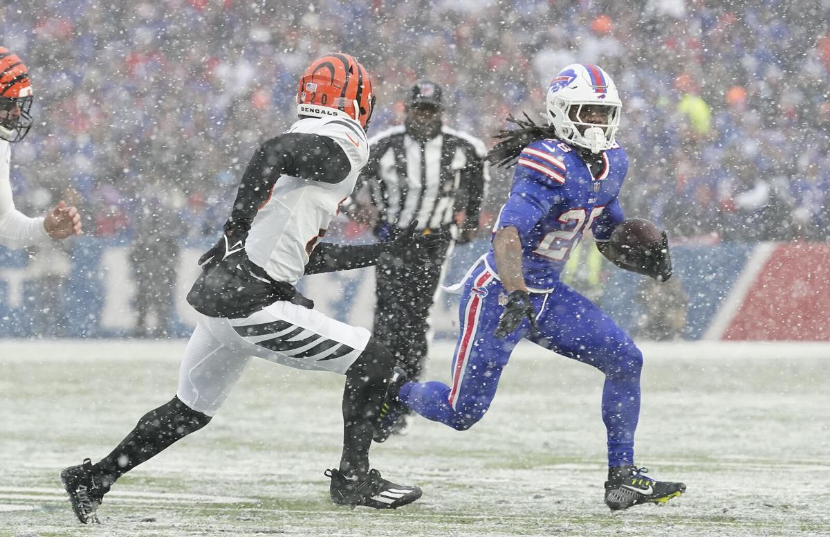 Bills' Devin Singletary, Zack Moss & James Cook look like 3-headed