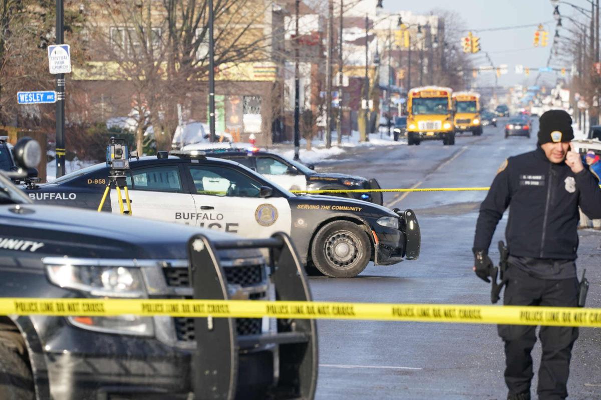 Buffalo Police Man Shot Overnight Has Died Wgrz Com