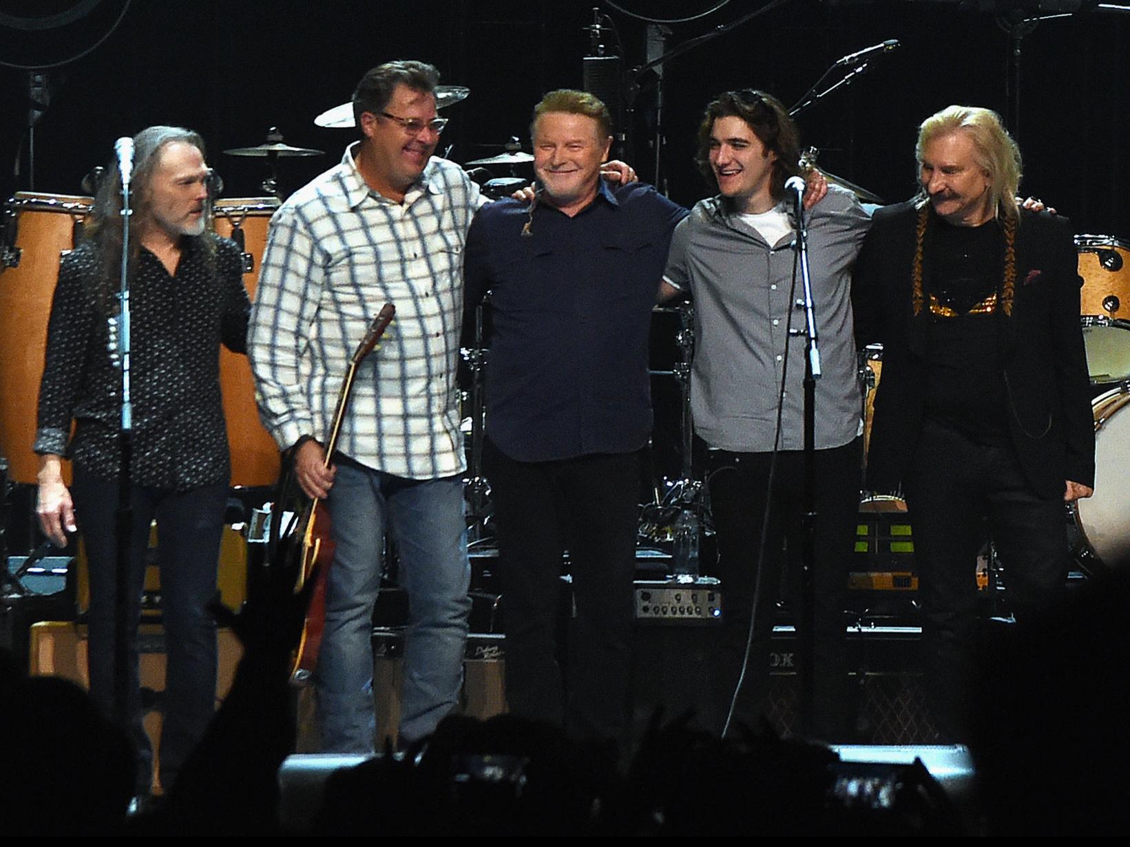 Vince Gill Glenn Frey S Son Keep Eagles Soaring In Keybank Center Show Entertainment Buffalonews Com