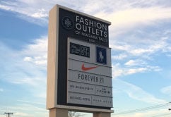 Four stores maybe more closing at the Fashion Outlets of Niagara