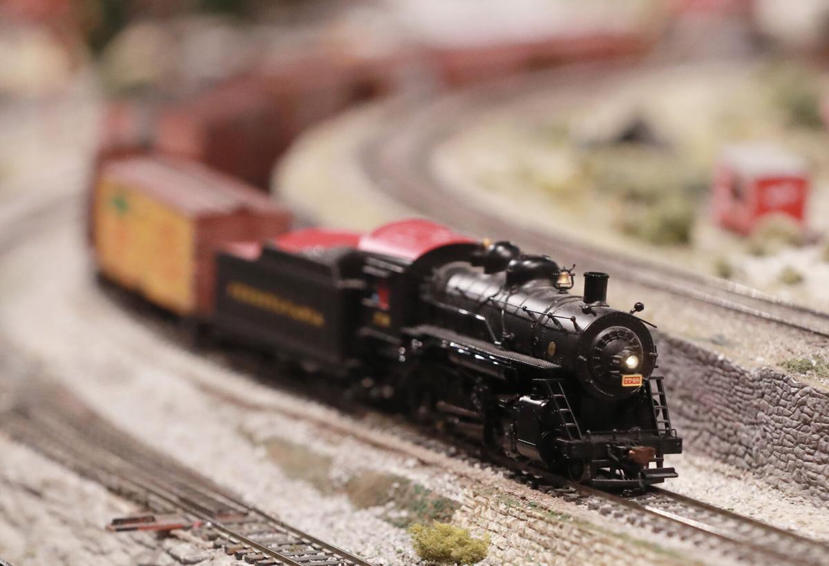 Jakks Pacific Deluxe City Train Set, 30' Track; power Locomotive & 7 Cars  82 pcs