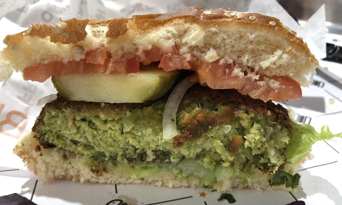 BurgerIM Falafel burger (copy)