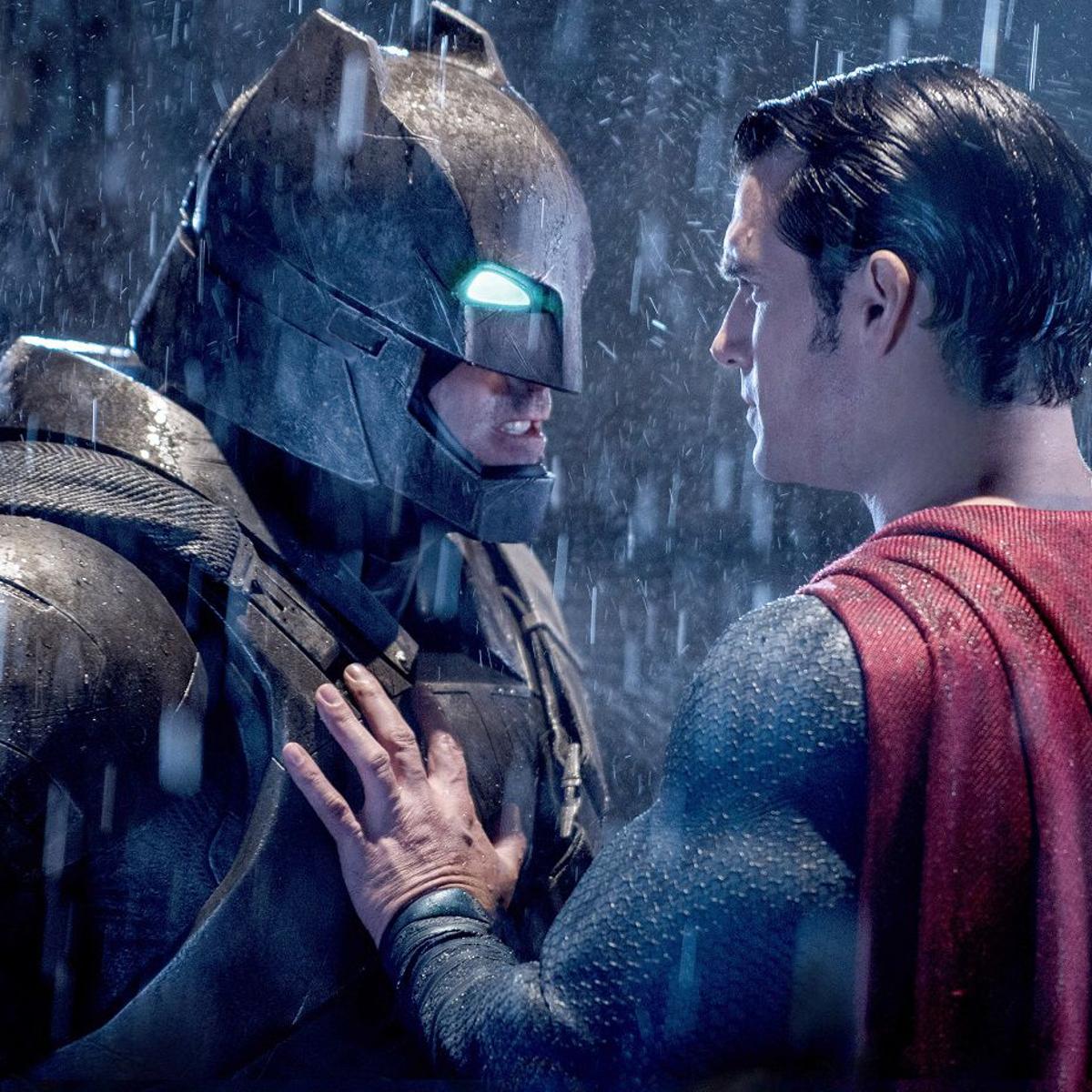 Humorless Batman V Superman Fails To Create A Buzz Movies Buffalonews Com Humorless Batman V Superman Fails To Create A Buzz Movies Buffalonews Com