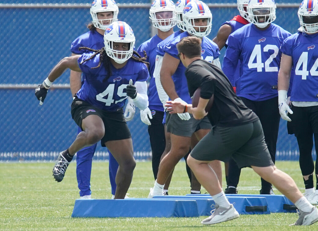 Former Carolina LB Luke Kuechly stops by Bills Camp