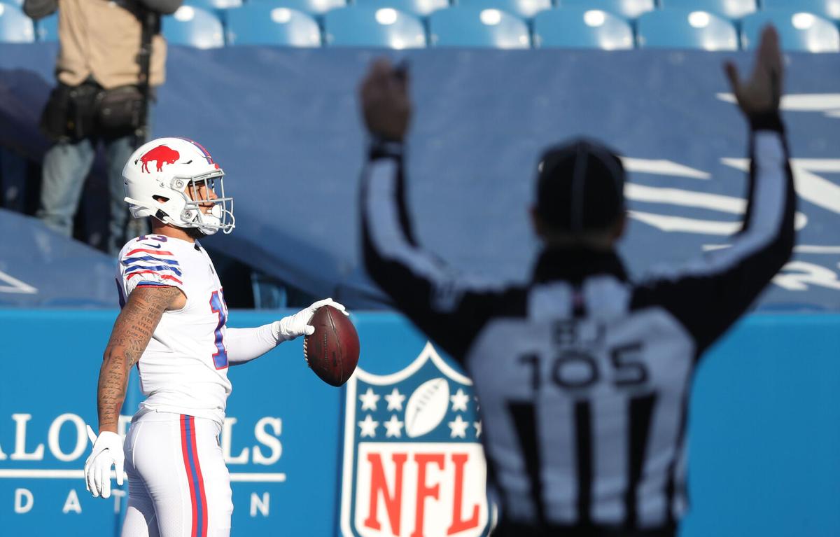 Bills WR Gabriel Davis catches playoff-record four TDs in