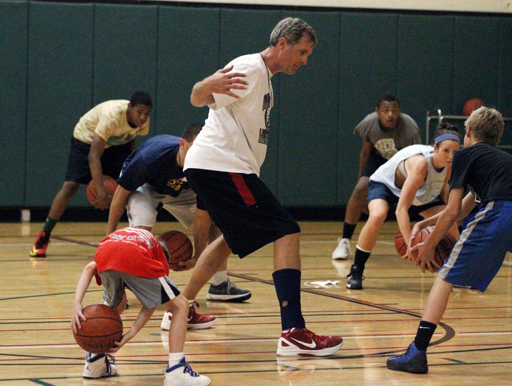 Laettner passes along his basketball passion to kids ...