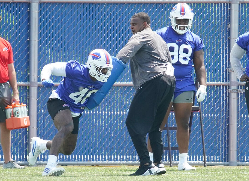 PHOTOS: OLB Von Miller's first day at Rams practice