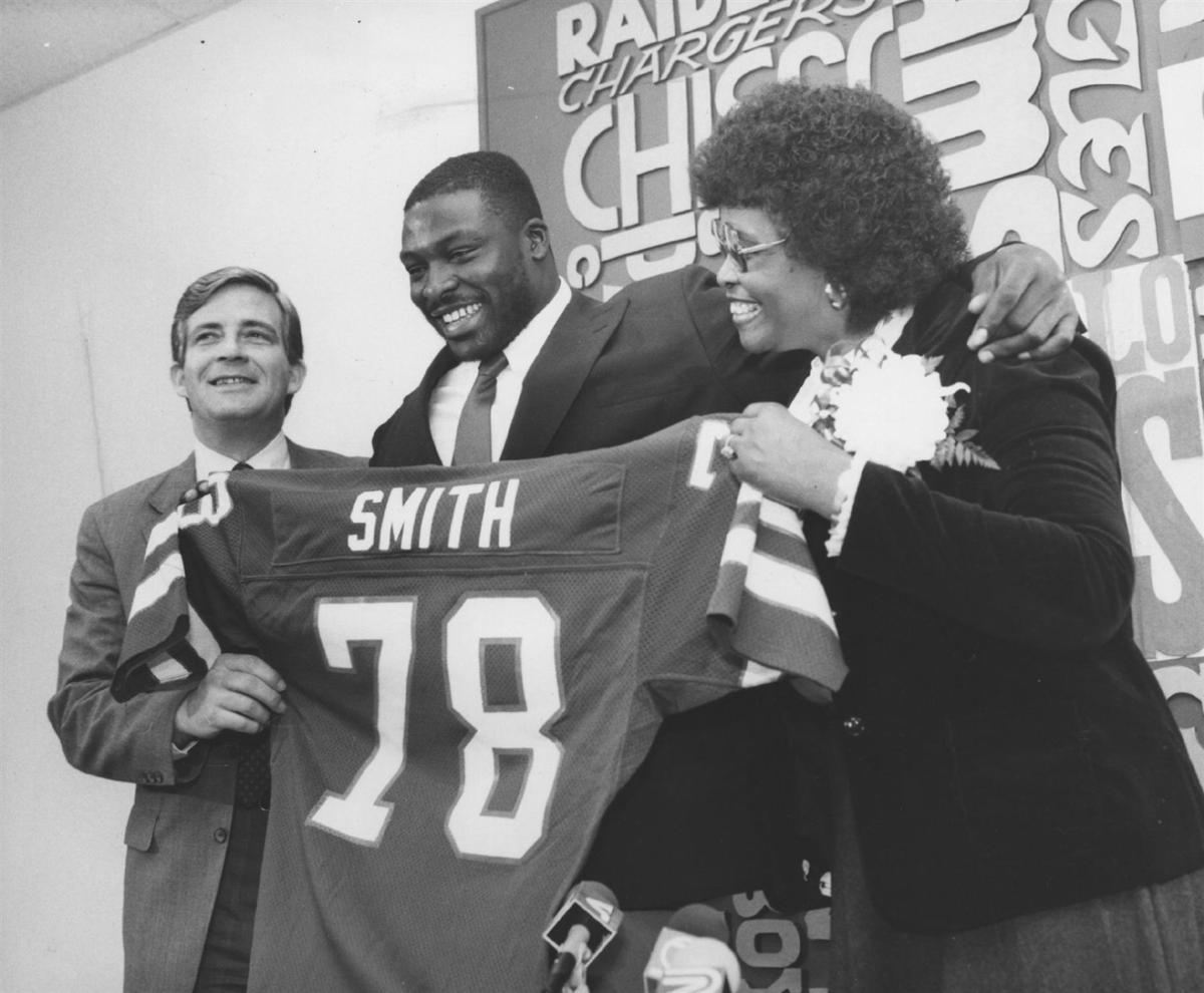 Marv Levy remembers Bruce Smith's turnaround: 'He was overweight,  self-indulgent, didn't have great practice habits'