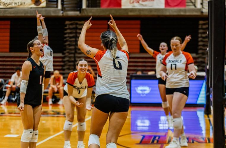 Women’s Volleyball Splits Final Day of ‘Gettysburg Invite’