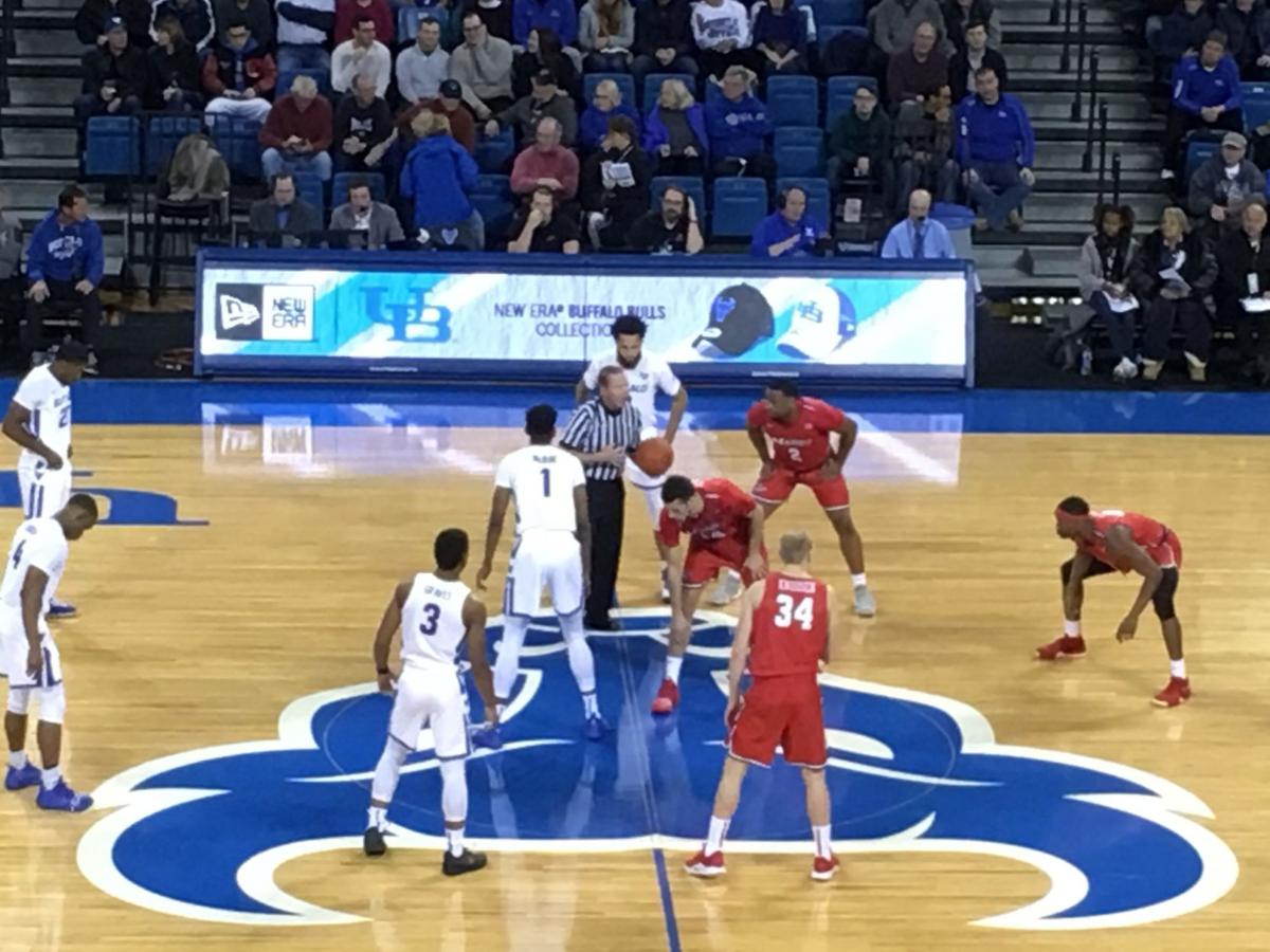 Massinburg Scores 21 For Ub Oats Wants Better Rebounding College Buffalonews Com
