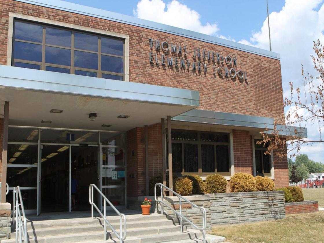 Tonawanda To Lease Former Elementary School For Town Youth Programs Education Buffalonews Com
