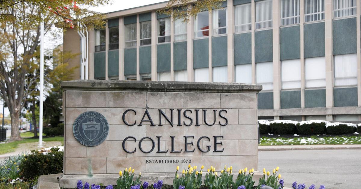 Canisius College adopts testfree admissions policy