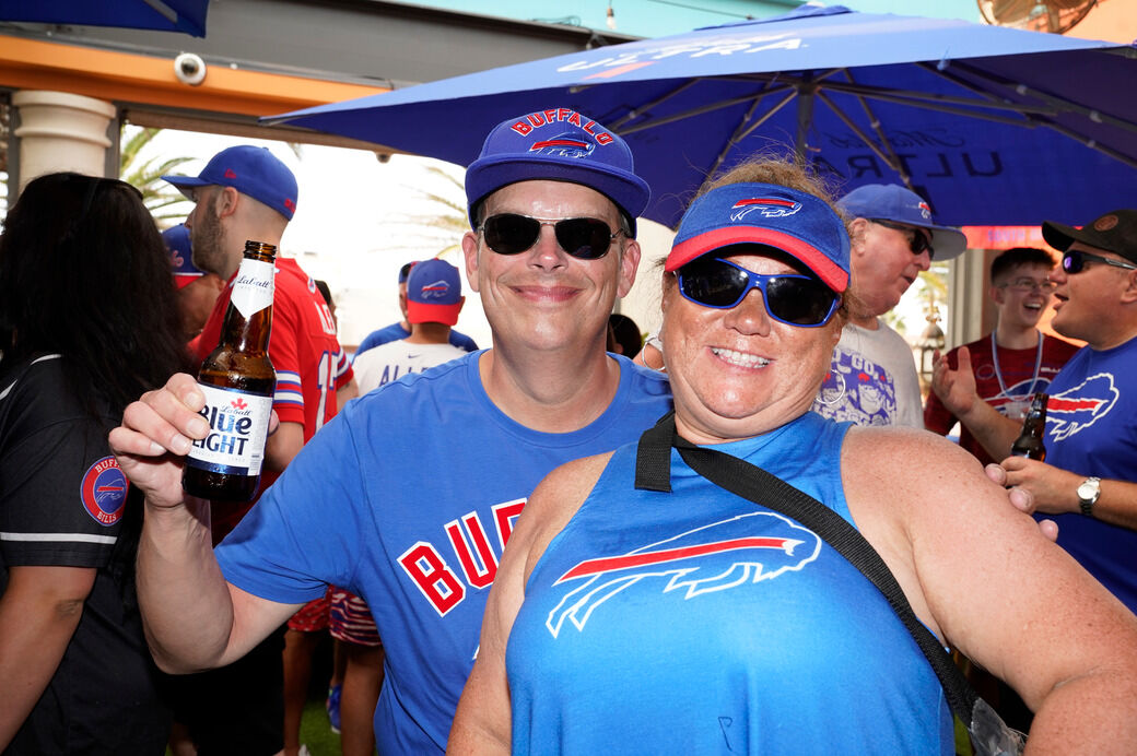 Bills Hot Tub Contest Brings Out Amazing Photoshop Content