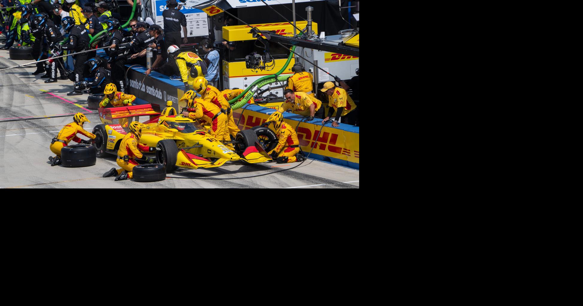Alex Palou (10) makes his first p[it stop during the Snap-on Milwaukee Mile 250 Sunday, Aug. 30, 2026 at the Milwaukee Mile in